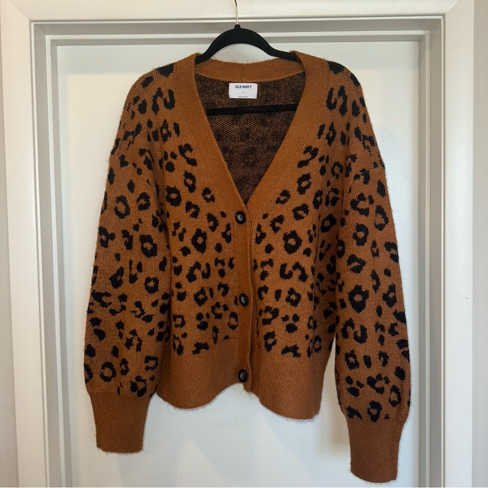 Old Navy Cozy Leopard-Print V-Neck Cardigan Sweater